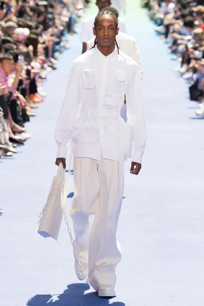 Look 11